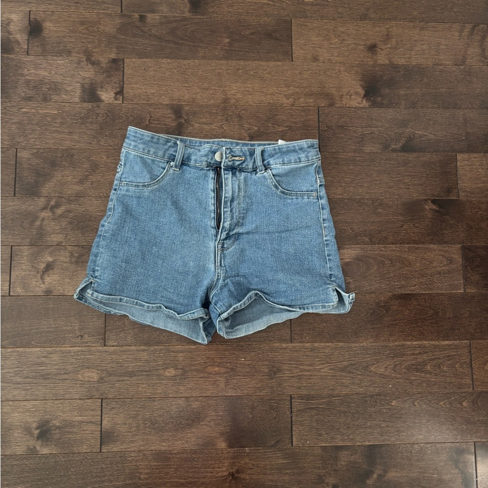 H&M Blue Mid-Rise Shorts | Casual Everyday Style